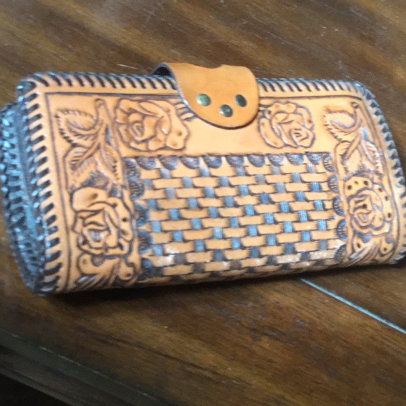 Vintage clutch tooled wallet travel cowgirl rodeo chic farmer’s market chic - Picture 2 of 7